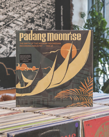 VA – Padang Moonrise: The Birth Of The Modern Indonesian Recording Industry 1955–1969 • LP (2022)
